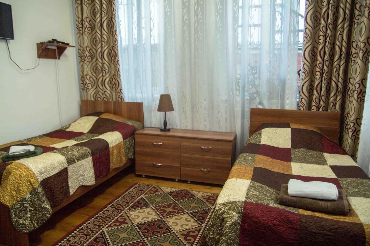 Отели типа «постель и завтрак» Sweet House Guest house Каракол-29