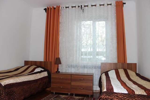 Отели типа «постель и завтрак» Sweet House Guest house Каракол-48